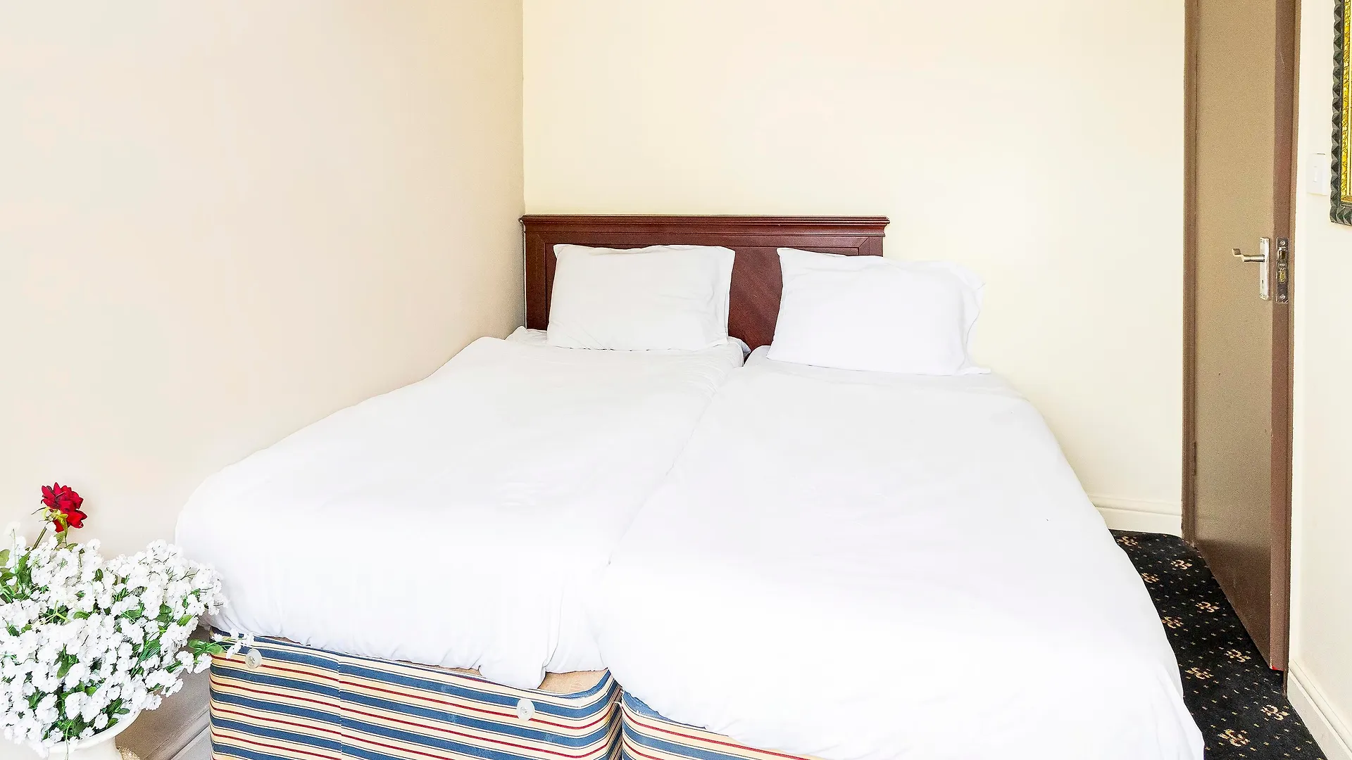 Hotel Old Oak Tree Inn Hounslow